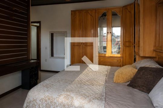 Quarto 2 de casa para alugar com 3 quartos, 240m² em Santa Rosa de Lima, Porto Alegre