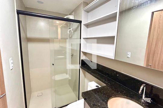 Banheiro de kitnet/studio para alugar com 1 quarto, 34m² em Vila Galvão, Guarulhos