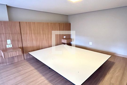 Quarto  de kitnet/studio para alugar com 1 quarto, 34m² em Vila Galvão, Guarulhos