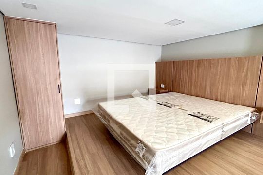 Quarto  de kitnet/studio para alugar com 1 quarto, 34m² em Vila Galvão, Guarulhos