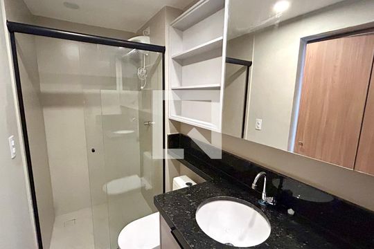 Banheiro de kitnet/studio para alugar com 1 quarto, 34m² em Vila Galvão, Guarulhos