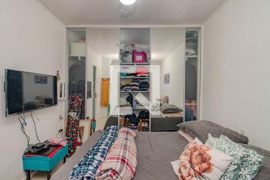 Quarto 2 de casa à venda com 2 quartos, 150m² em Sarandi, Porto Alegre