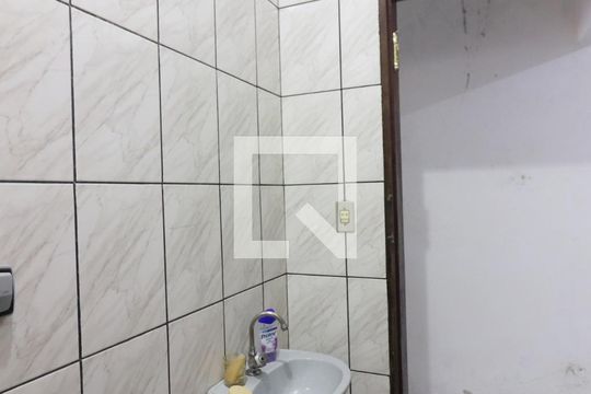 Banheiro Social 1 de casa à venda com 3 quartos, 62m² em Jardim Las Vegas, São Bernardo do Campo