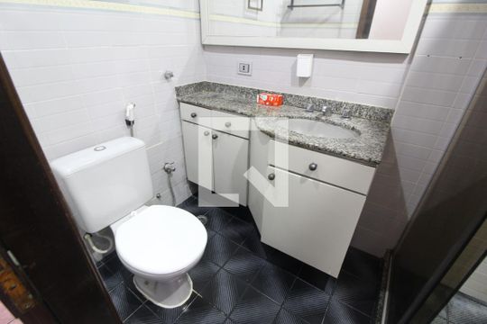Banheiro Social de apartamento para alugar com 2 quartos, 62m² em Tanque, Rio de Janeiro