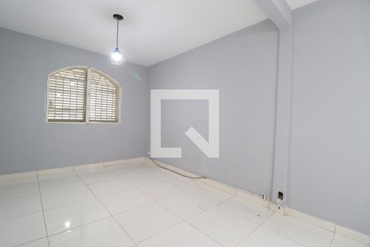 Sala de casa para alugar com 3 quartos, 431m² em Umuarama, Uberlândia