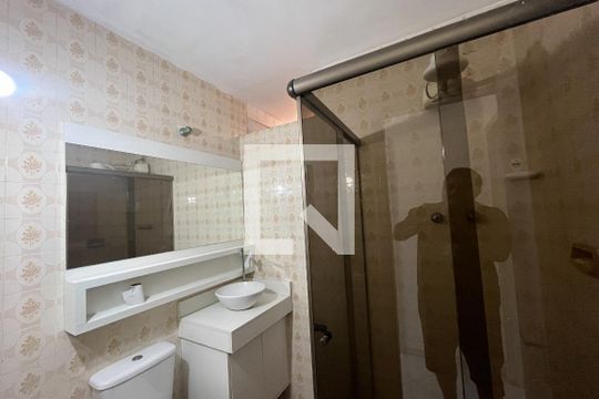 Banheiro de apartamento à venda com 4 quartos, 152m² em Jardim Guanabara, Rio de Janeiro