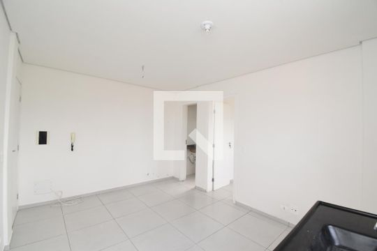 Sala/Cozinha de apartamento para alugar com 1 quarto, 38m² em Cajuru, Curitiba