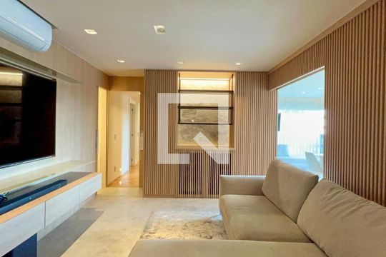 Sala de apartamento à venda com 3 quartos, 100m² em Pinheiros, São Paulo