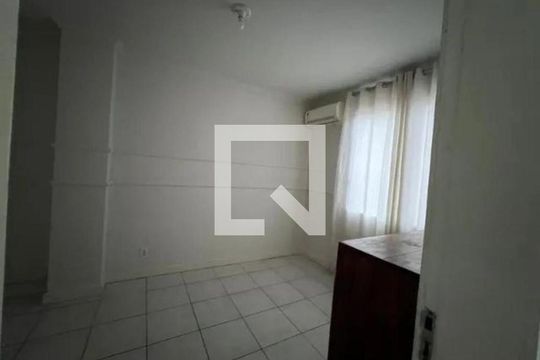 Quarto de apartamento para alugar com 2 quartos, 82m² em Pituba, Salvador