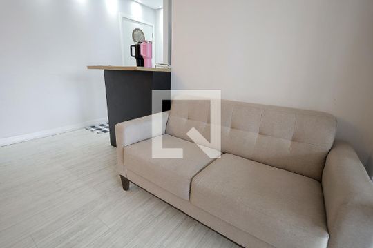 Sala de apartamento à venda com 2 quartos, 64m² em Vila Curuçá, Santo André