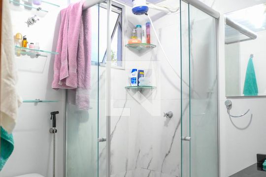 Banheiro de apartamento para alugar com 2 quartos, 50m² em Vila Água Funda, São Paulo