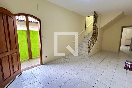 Sala de casa à venda com 3 quartos, 125m² em Jardim Santa Barbara, Guarulhos