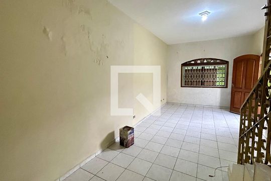 Sala de casa à venda com 3 quartos, 125m² em Jardim Santa Barbara, Guarulhos