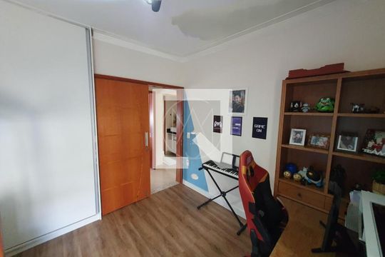 Casa à venda com 4 quartos, 133m² em Jardim Nova Europa, Campinas