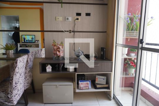 Apartamento à venda com 2 quartos, 49m² em Vila Carmosina, São Paulo