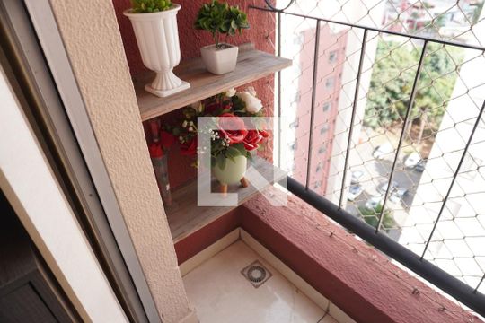 Apartamento à venda com 2 quartos, 49m² em Vila Carmosina, São Paulo