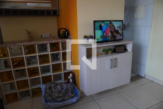 Apartamento à venda com 2 quartos, 49m² em Vila Carmosina, São Paulo