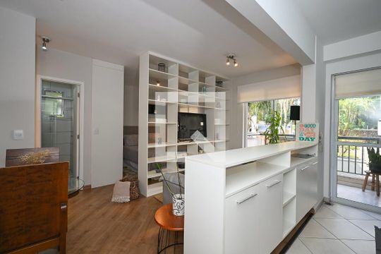 Sala de kitnet/studio para alugar com 1 quarto, 38m² em Vila Andrade, São Paulo
