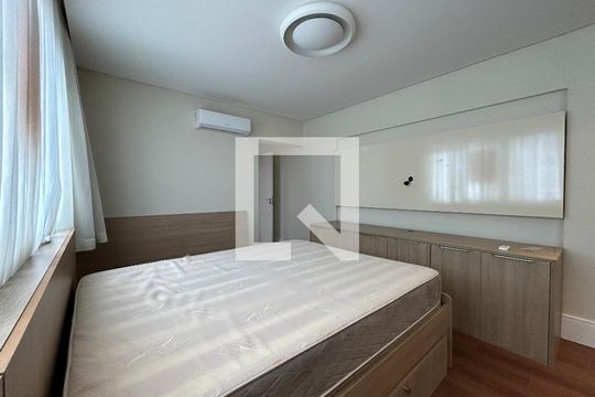 Suíte 1 de apartamento para alugar com 3 quartos, 160m² em Centro, Florianópolis