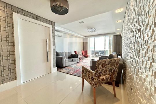 Sala de apartamento para alugar com 3 quartos, 160m² em Centro, Florianópolis