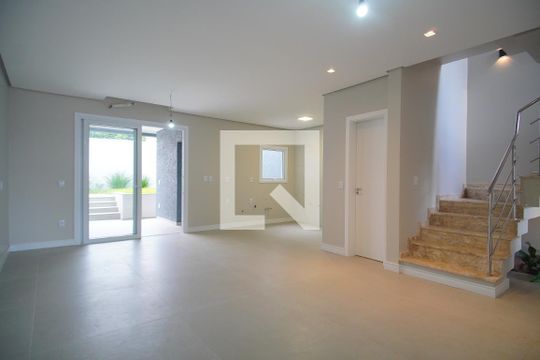 Sala de casa à venda com 3 quartos, 157m² em Feitoria, São Leopoldo