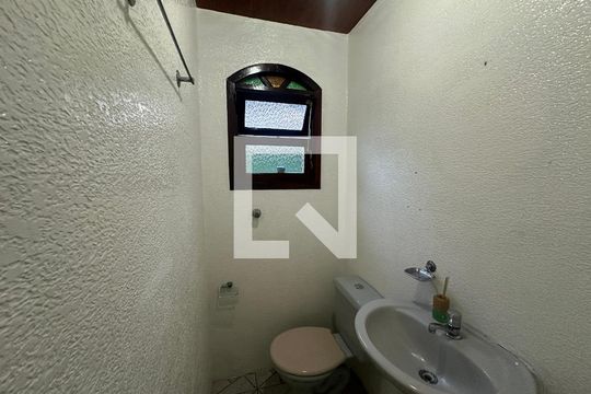 Lavabo de casa para alugar com 5 quartos, 400m² em Jardim Paraiso, Barueri