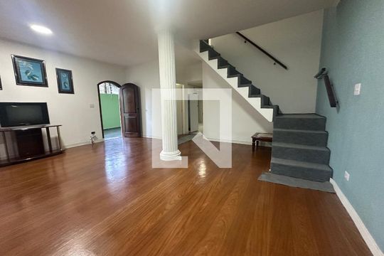 Casa para alugar com 5 quartos, 400m² em Jardim Paraiso, Barueri