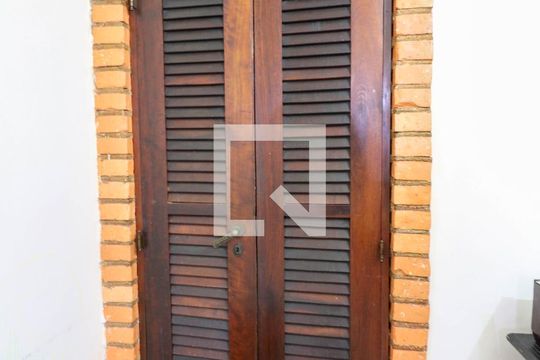 Despensa de casa para alugar com 3 quartos, 200m² em Brooklin, São Paulo