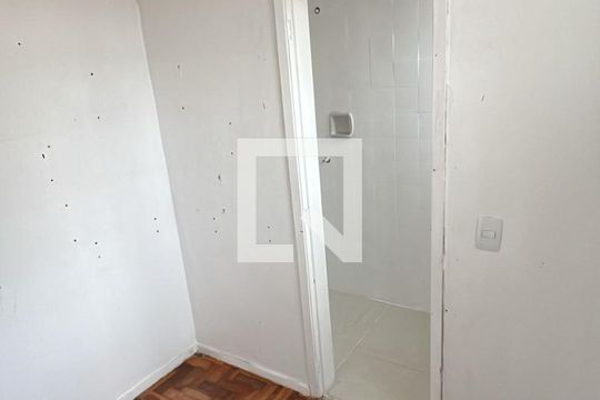 Quarto de apartamento para alugar com 3 quartos, 80m² em Botafogo, Rio de Janeiro