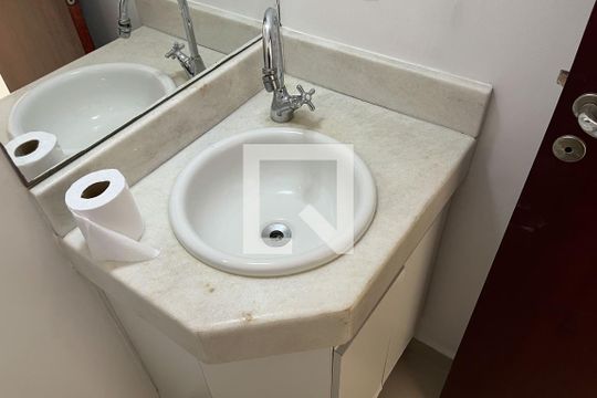 Lavabo de casa para alugar com 3 quartos, 166m² em Ponta da Praia, Santos