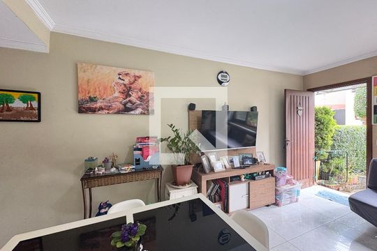 Sala de casa de condomínio à venda com 2 quartos, 100m² em Jardim Regina, São Paulo