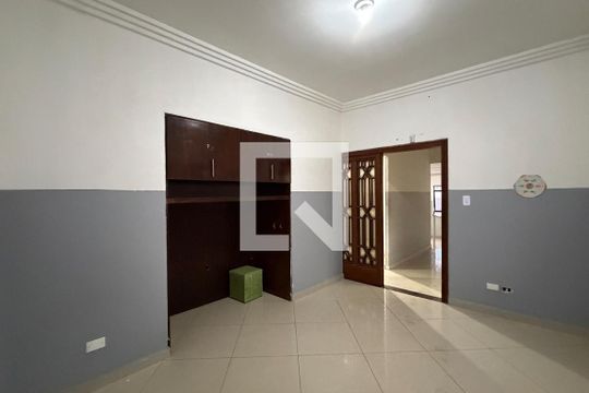 Sala 2 de casa para alugar com 5 quartos, 270m² em Ponta da Praia, Santos