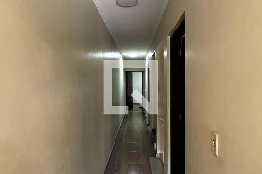 Corredor de casa à venda com 4 quartos, 198m² em Jardim Monte Libano, Santo André