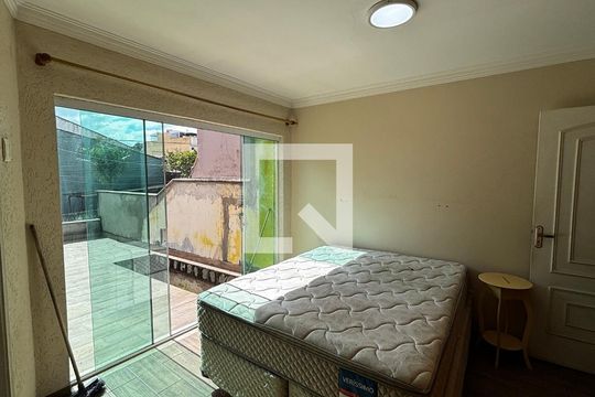 Suite de casa à venda com 4 quartos, 198m² em Jardim Monte Libano, Santo André