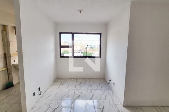 Sala de apartamento para alugar com 2 quartos, 40m² em Vaz Lobo, Rio de Janeiro