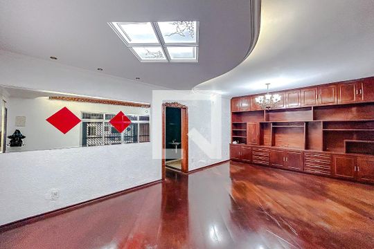 Sala de casa à venda com 4 quartos, 300m² em Chácara Santo Antônio (zona Leste), São Paulo