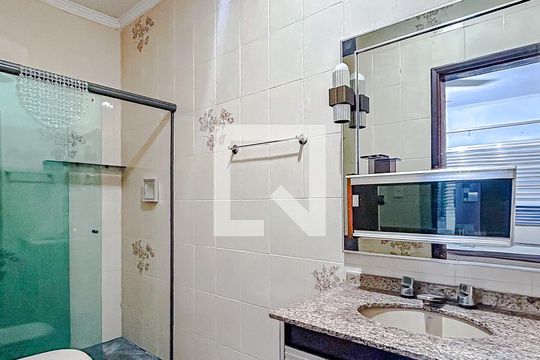 Banheiro da Suíte 1 de casa à venda com 4 quartos, 300m² em Chácara Santo Antônio (zona Leste), São Paulo