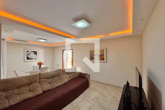 Sala de casa de condomínio para alugar com 4 quartos, 400m² em Vargem Grande, Rio de Janeiro