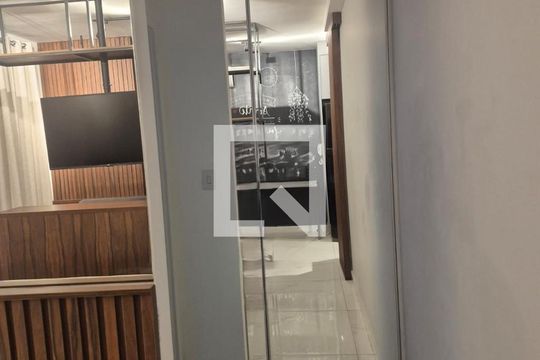 Sala / Quarto de kitnet/studio para alugar com 1 quarto, 30m² em Santana, São Paulo