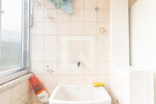 Área de serviço de apartamento à venda com 1 quarto, 43m² em Medianeira, Porto Alegre