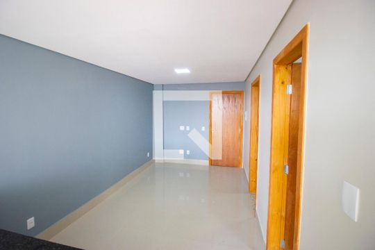 Apartamento à venda com 2 quartos, 65m² em Setor Habitacional Vicente Pires, Brasília