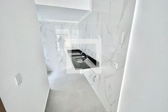 Cozinha e Área de Serviço de apartamento para alugar com 2 quartos, 45m² em Vila Paiva, São Paulo