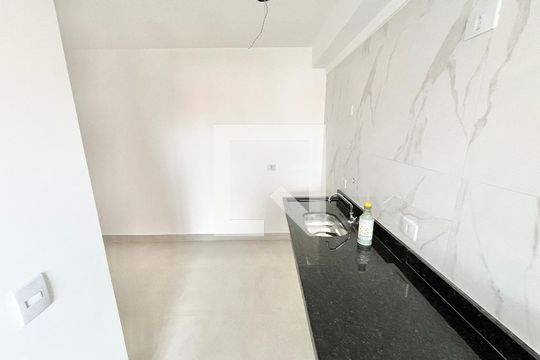 Cozinha e Área de Serviço de apartamento para alugar com 2 quartos, 45m² em Vila Paiva, São Paulo