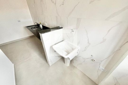 Cozinha e Área de Serviço de apartamento para alugar com 2 quartos, 45m² em Vila Paiva, São Paulo