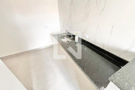 Cozinha e Área de Serviço de apartamento para alugar com 2 quartos, 45m² em Vila Paiva, São Paulo