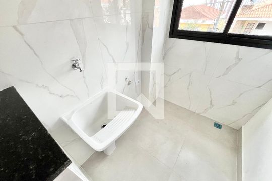 Cozinha e Área de Serviço de apartamento para alugar com 2 quartos, 45m² em Vila Paiva, São Paulo