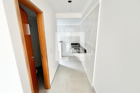 Cozinha e Área de Serviço de apartamento para alugar com 2 quartos, 45m² em Vila Paiva, São Paulo