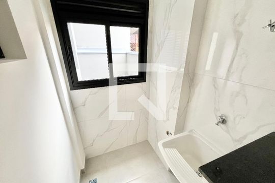 Cozinha e Área de Serviço de apartamento para alugar com 2 quartos, 45m² em Vila Paiva, São Paulo
