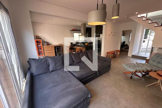 Sala de casa de condomínio à venda com 4 quartos, 240m² em Chácara Monte Alegre, São Paulo