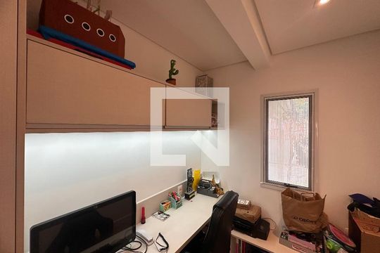 Escritório de casa de condomínio à venda com 4 quartos, 240m² em Chácara Monte Alegre, São Paulo